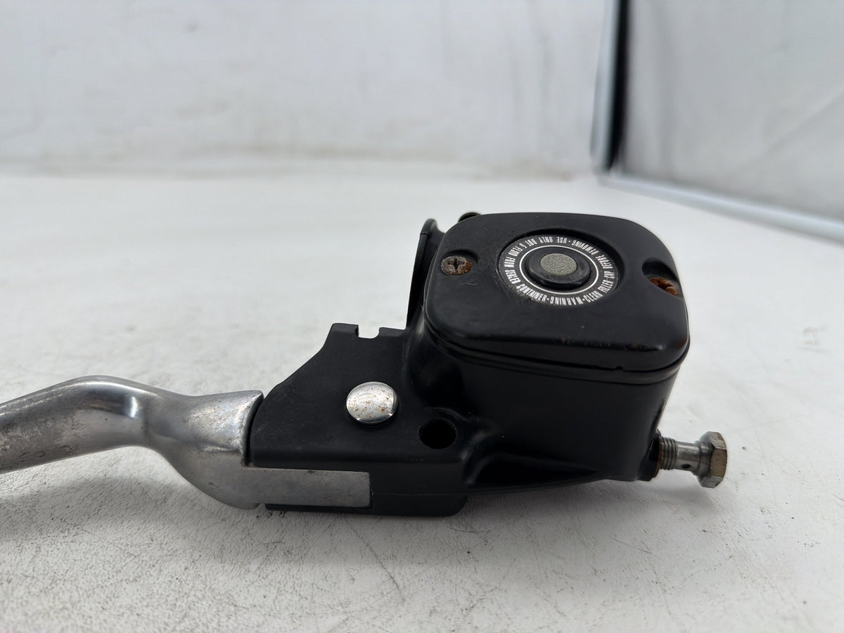 1996 Harley Electra Glide Touring Ultra Front Right Brake Lever Master Cylinder