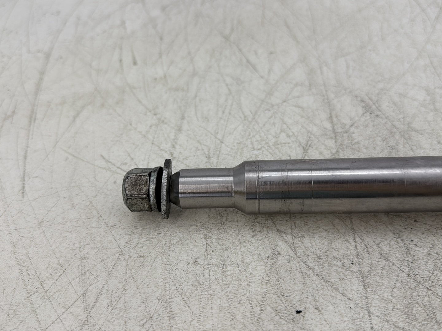 2004 Harley Dyna Super Glide FXDI OEM Front Wheel Axle Bolt Shaft