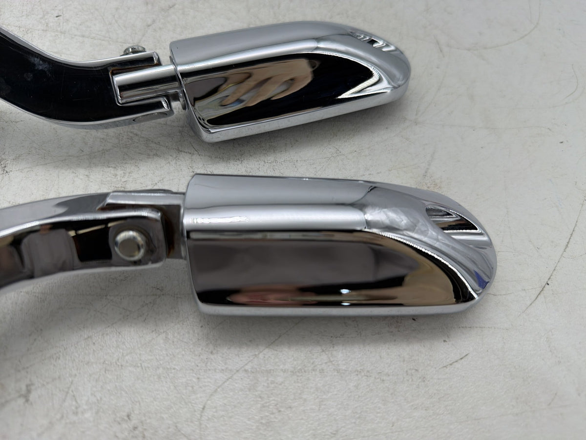 2010 Harley Street Glide Touring FLHX OEM Passenger Left & Right Foot Pegs