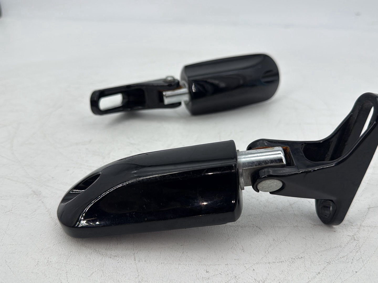 2015 Harley Touring FLHXS Street Glide OEM Passenger Left & Right Foot Pegs