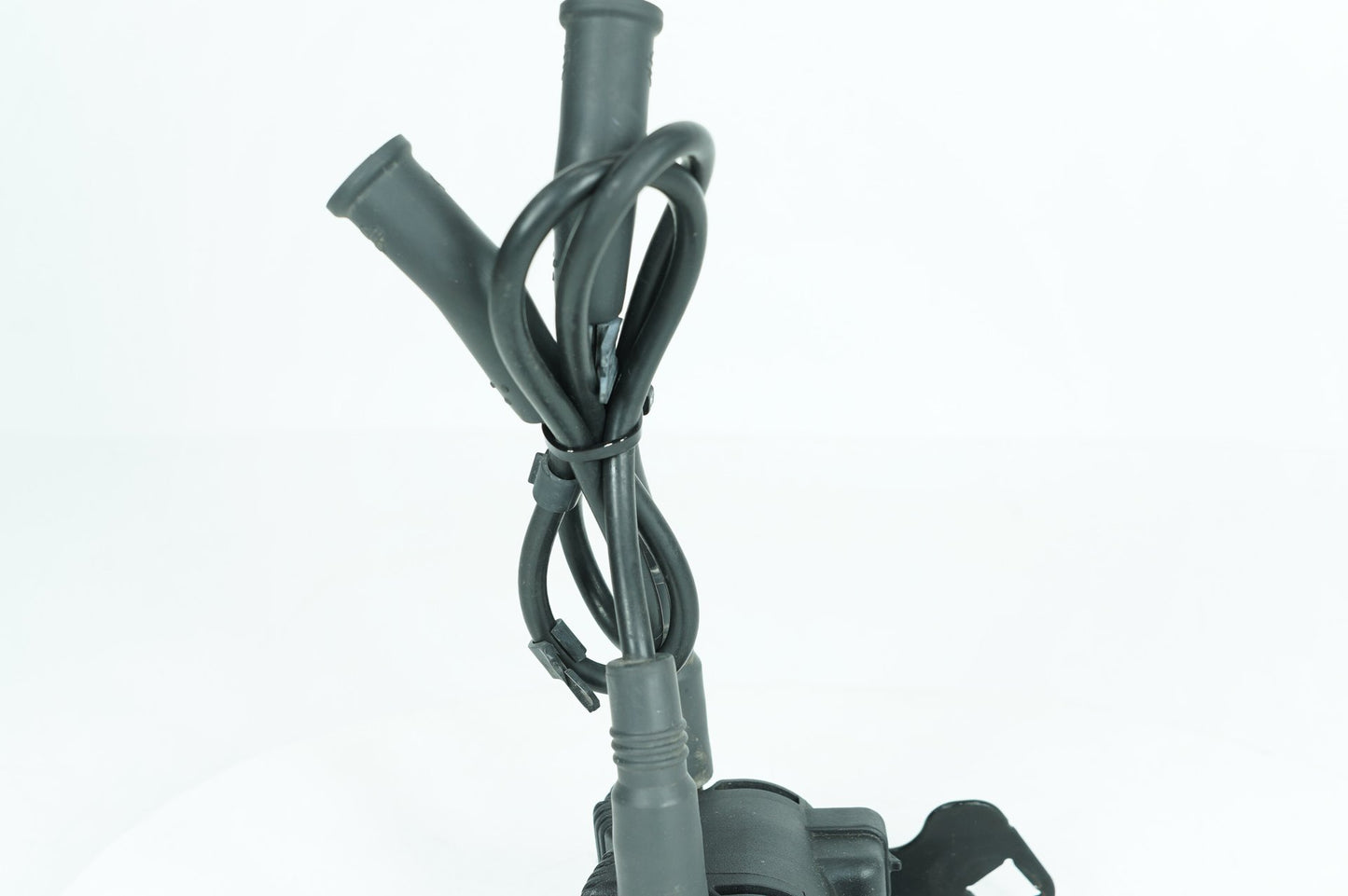 1999 - 2006 Harley-Davidson Touring Electra Glide Classic Ignition Coil Spark Plugs Cable  	31743-01