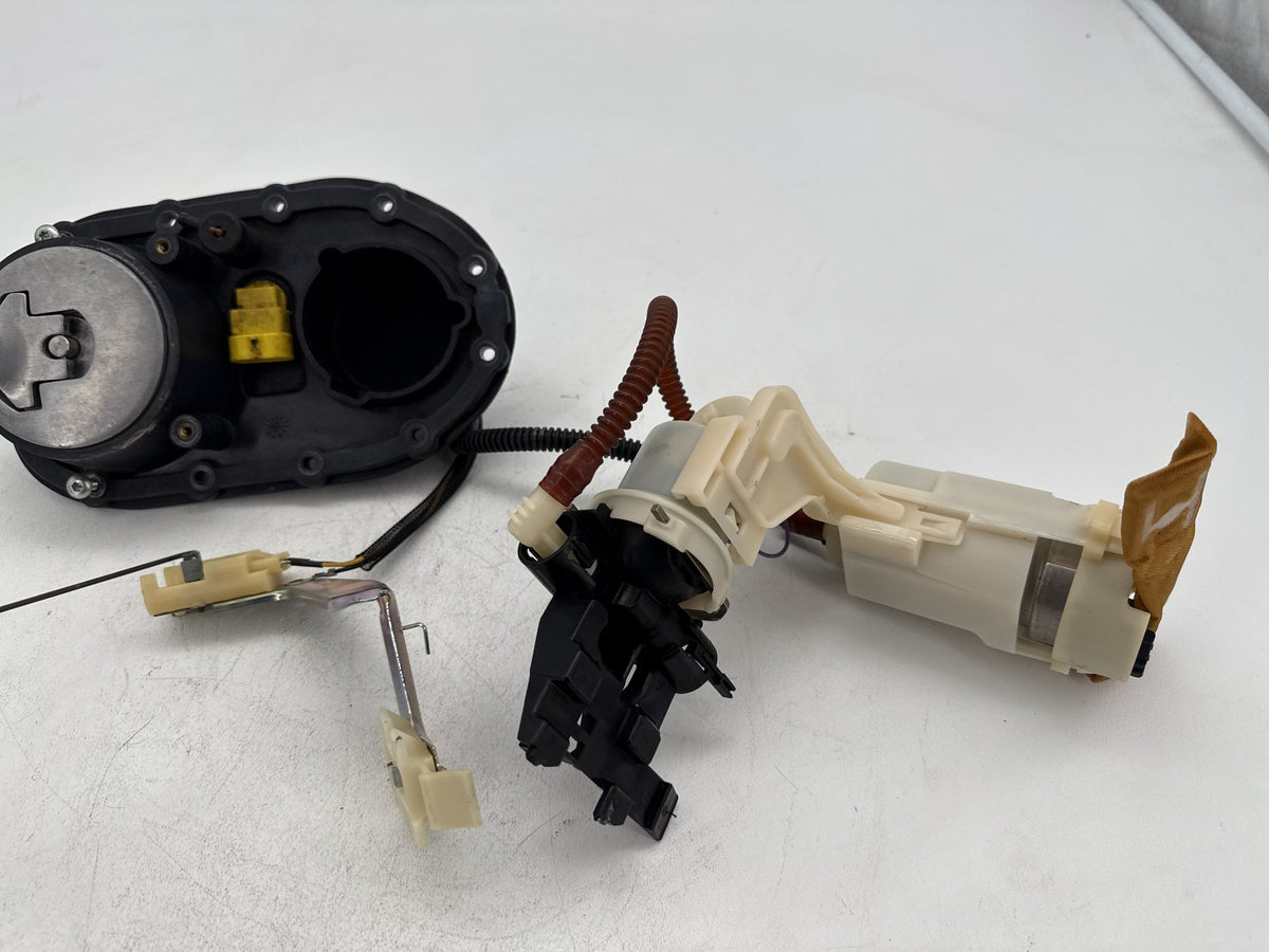 2014 Harley Dyna Switchback FLD OEM Fuel Pump Gas Gasoline Petrol Sending
