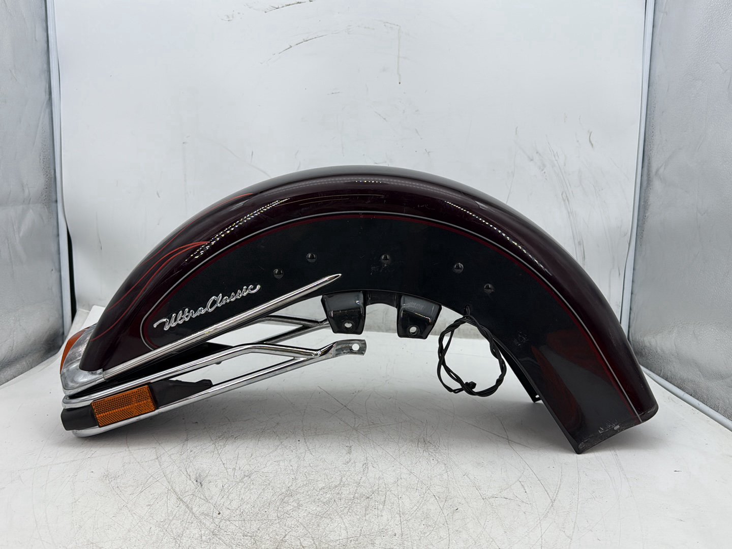 2005 Harley Electra Glide Touring Ultra FLHTCUI OEM Front Wheel Fender Shell Panel