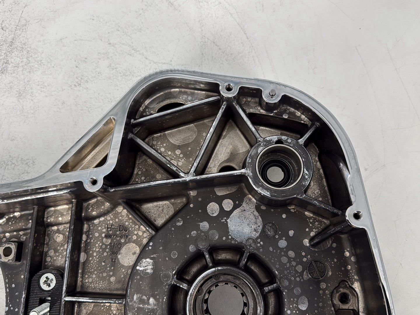 1999 - 2006 Harley-Davidson Touring Electra Glide Classic Inner Primary Clutch Cover 60677-01B