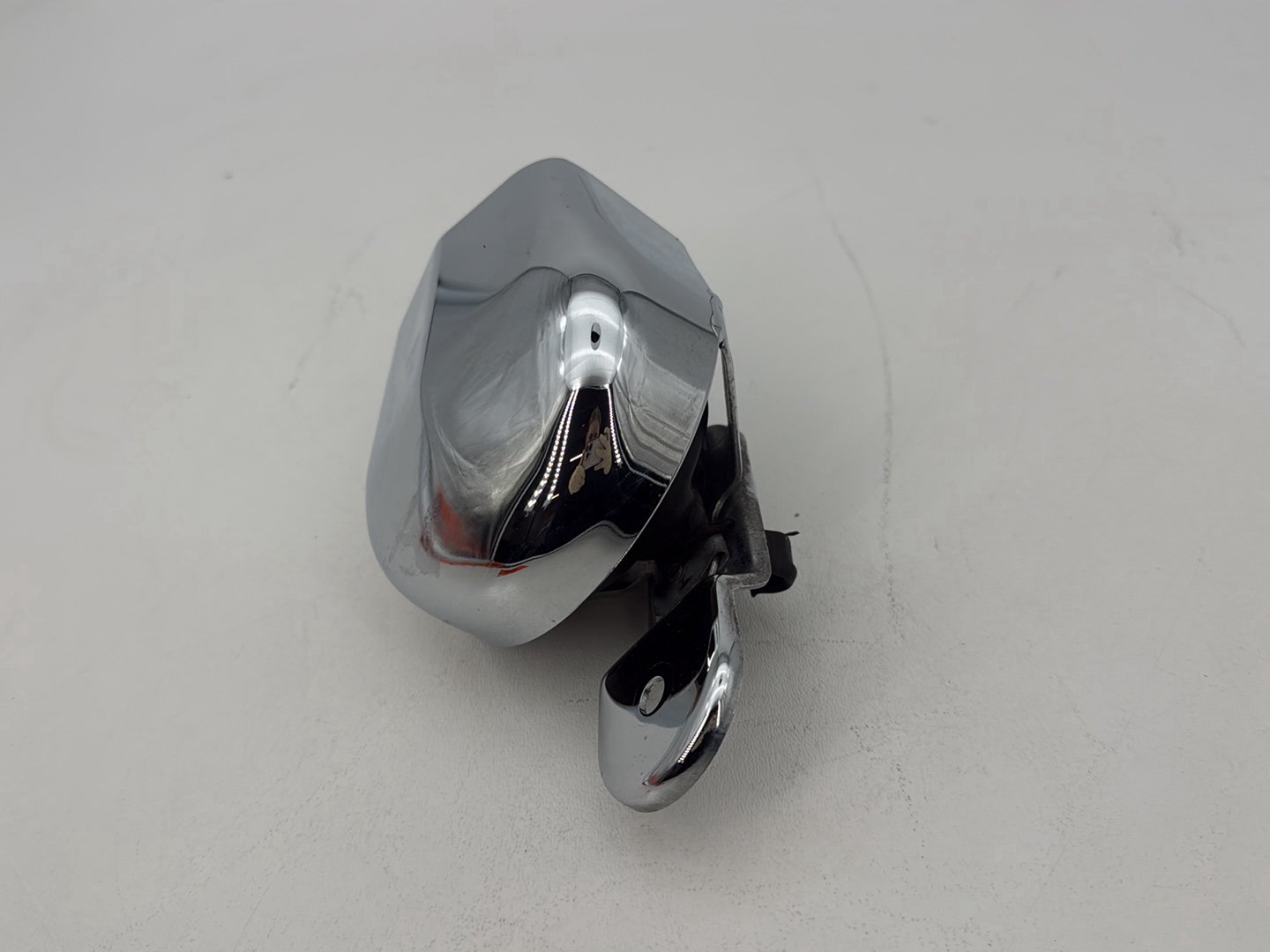 2007 - 2011 Harley-Davidson Touring Street Glide Horn Signal Klaxon Chrome Cover 	69012-93A