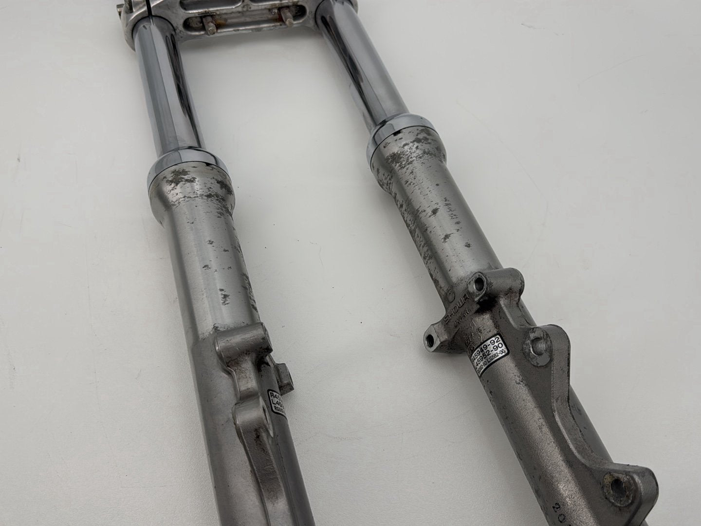 1999 - 2006 Harley-Davidson Dyna Low Rider Front Triple Tree Set & LH RH Fork Legs Sliders Left right front fork legs sliders