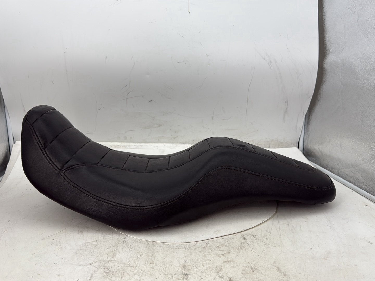 2006 Harley Dyna Super Glide Custom FXDCI OEM Passenger Rider Driver Seat Saddle