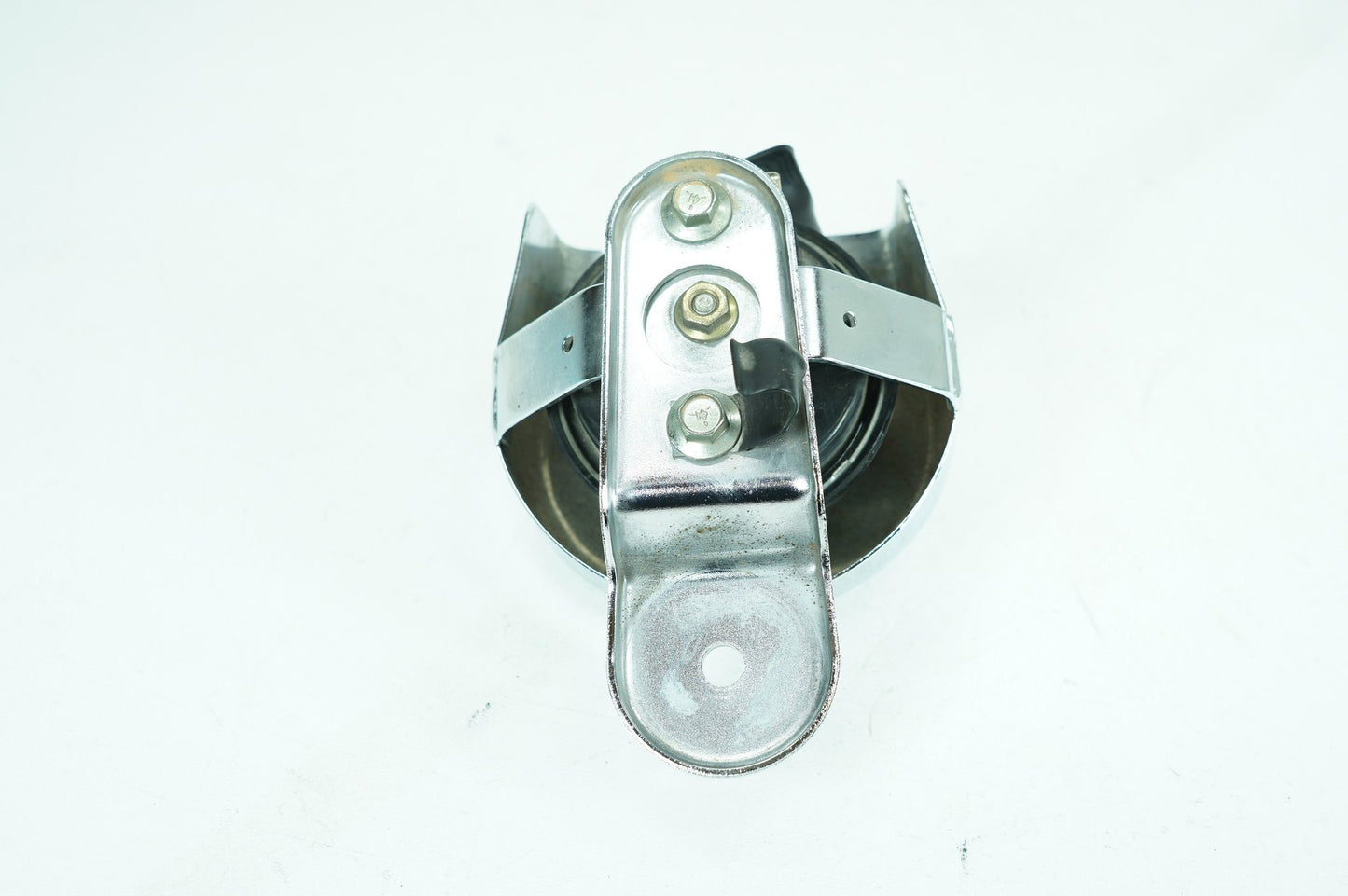 1999 - 2006 Harley-Davidson Softail Fat Boy Horn Signal Klaxon Chrome Cover 69012-93A