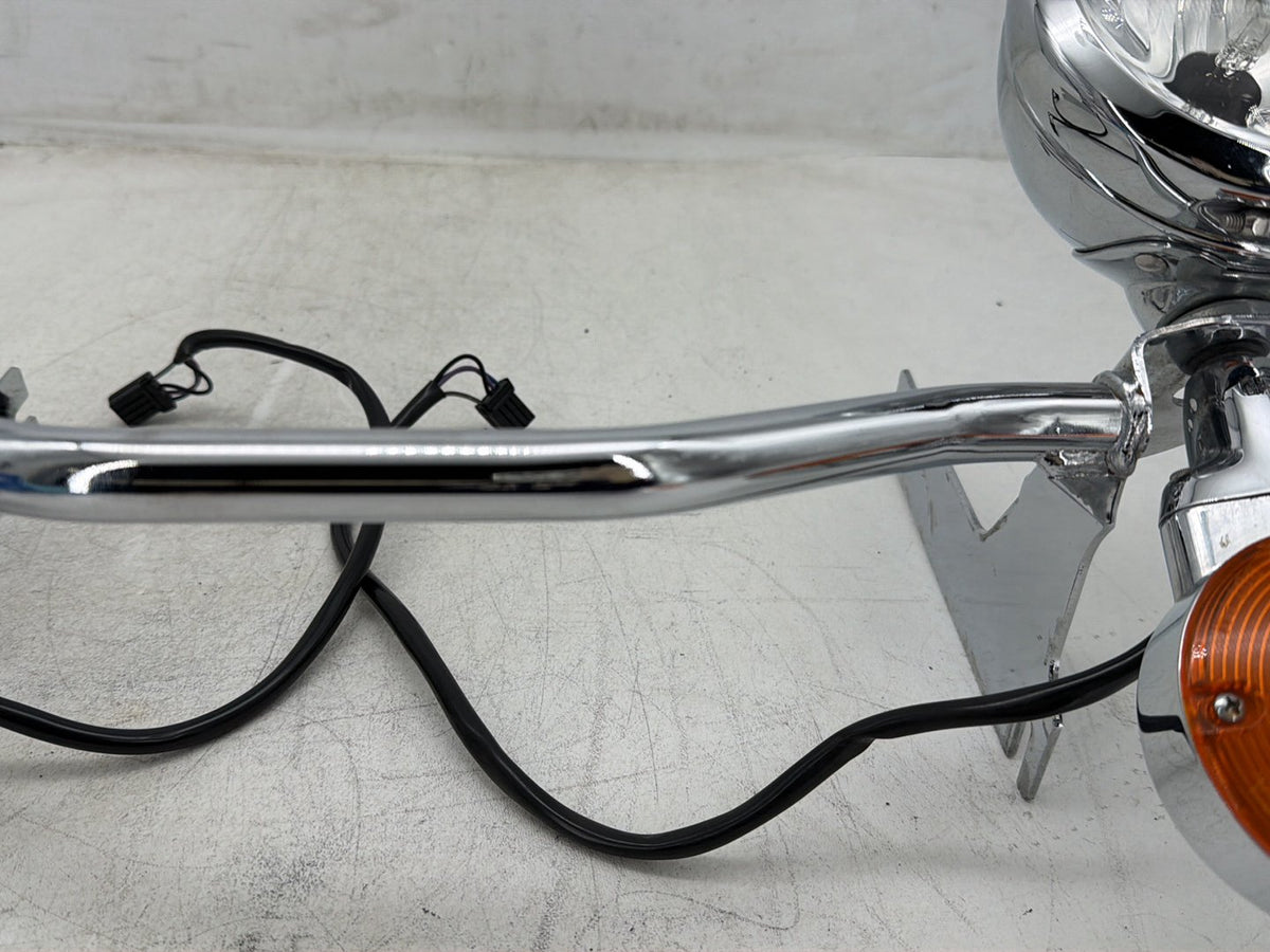 2011 Harley Electra Glide Touring Ultra OEM Front Turn Signal Indicators Aux Light Bar