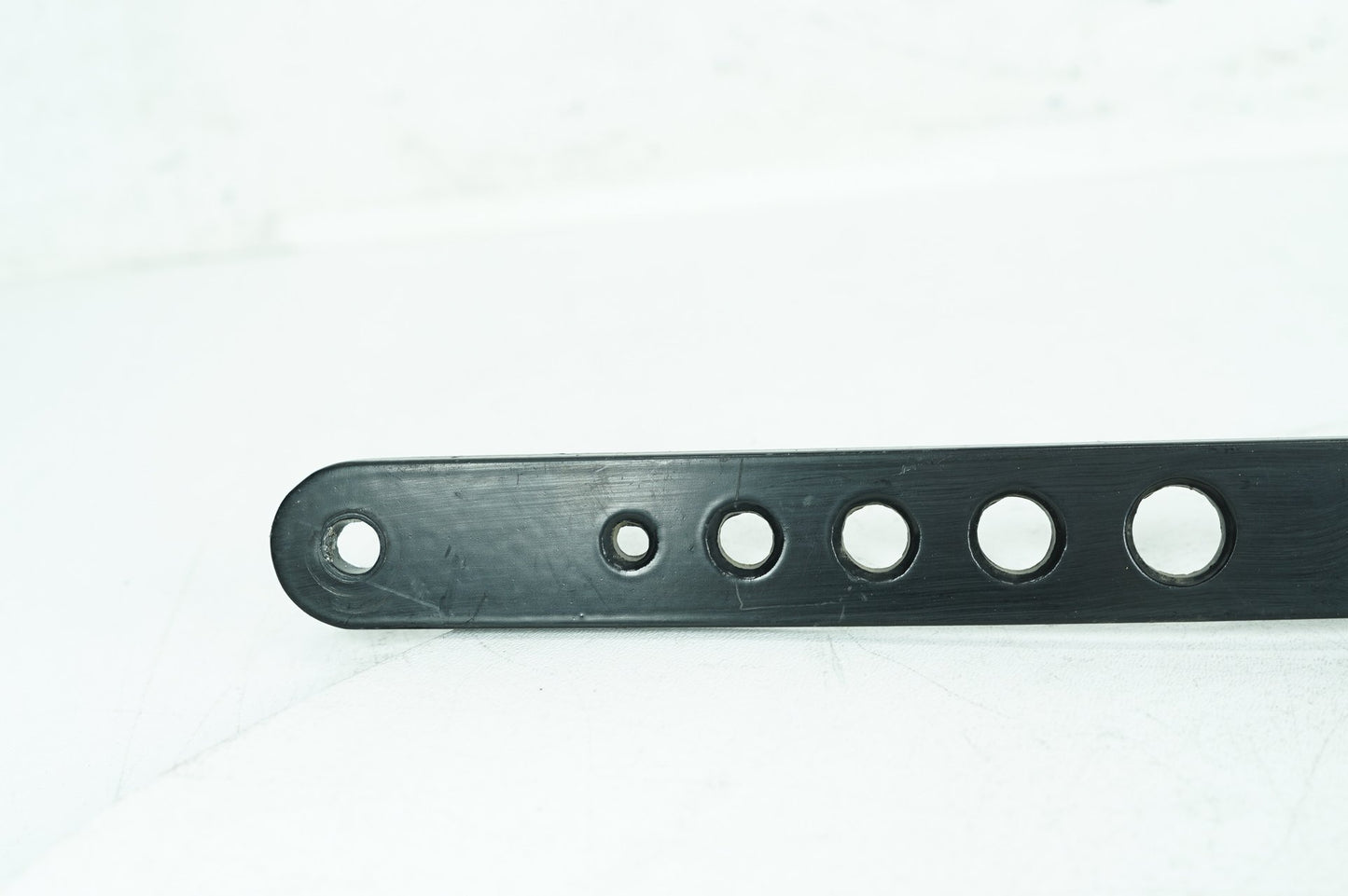 1999 - 2006 Harley-Davidson Dyna Low Rider Exhaust Muffler Interconnect Bracket Support Bar   65674-95
