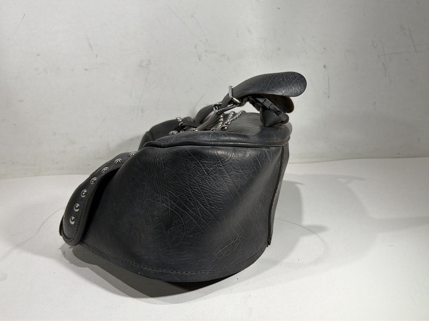 2011 Harley Heritage Softail Classic OEM Rear Right 1 Saddlebag Luggage Leather