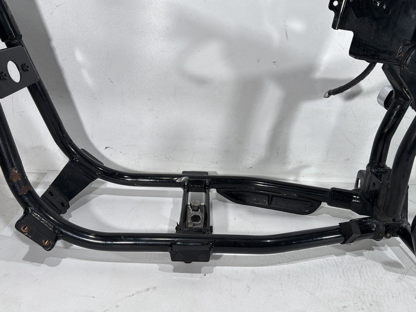 2000 Harley Dyna FXDWG Wide Glide OEM Body Main Frame Chassis CLN CLR