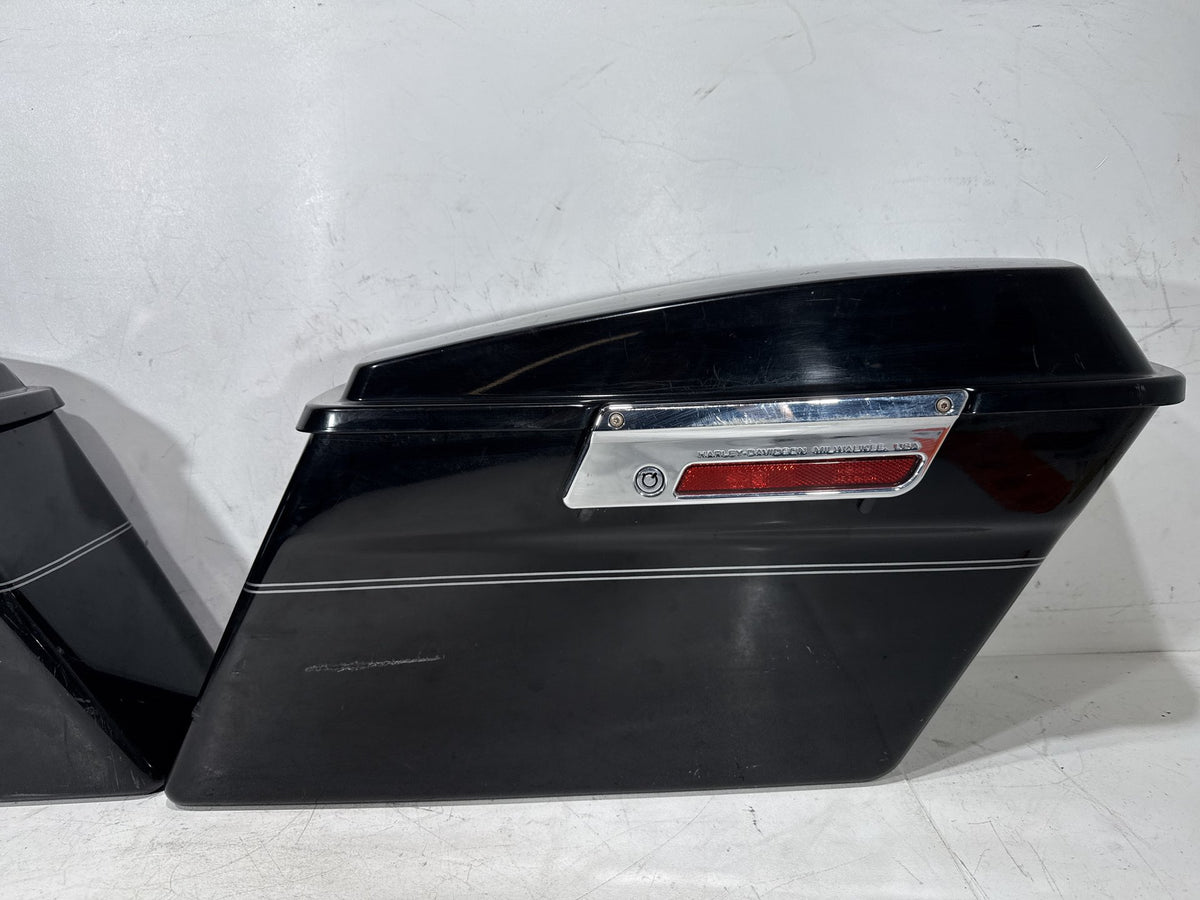 2009 Harley Electra Glide Touring Ultra OEM Left Right Saddlebags Luggage NOKey