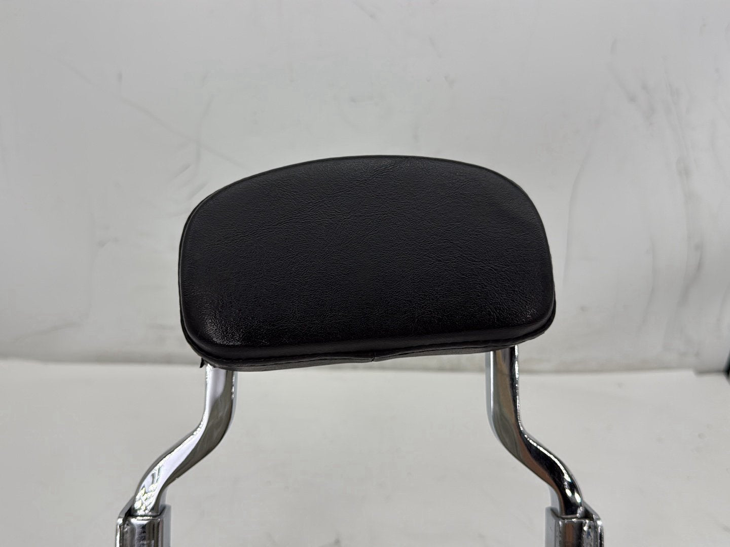 1997 Harley Softail Fat Boy FLSTF OEM Rear Sissy Bar w/ Backrest Cushion Pad