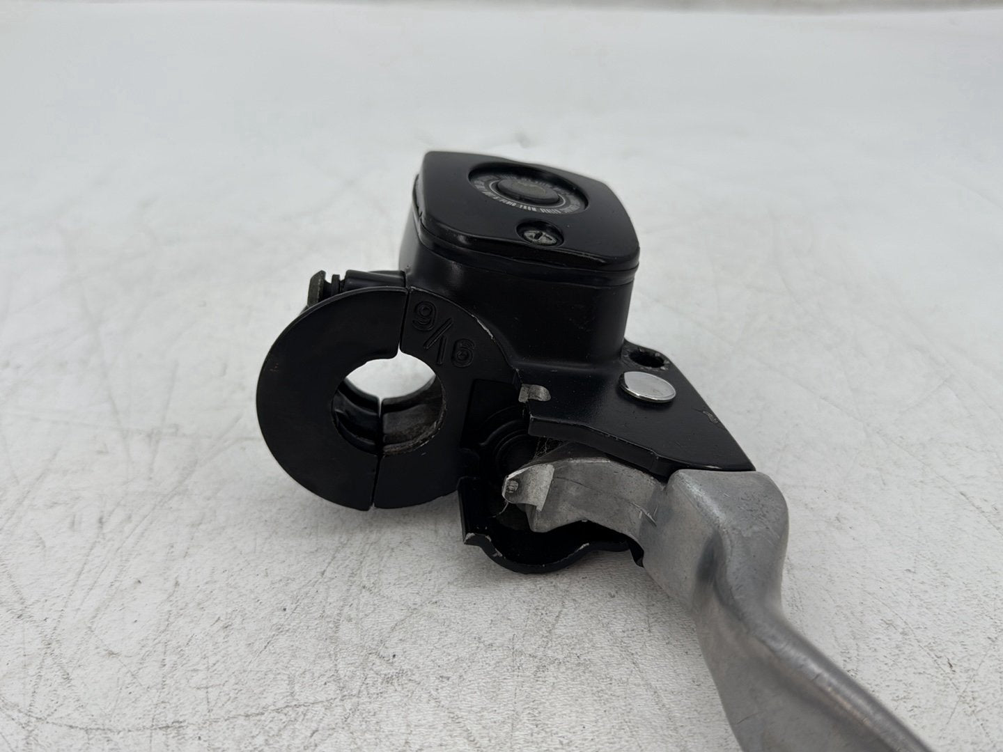 2001 Harley Sportster 883 Hugger XLH883 OEM Front Right Brake Lever Master Cylinder