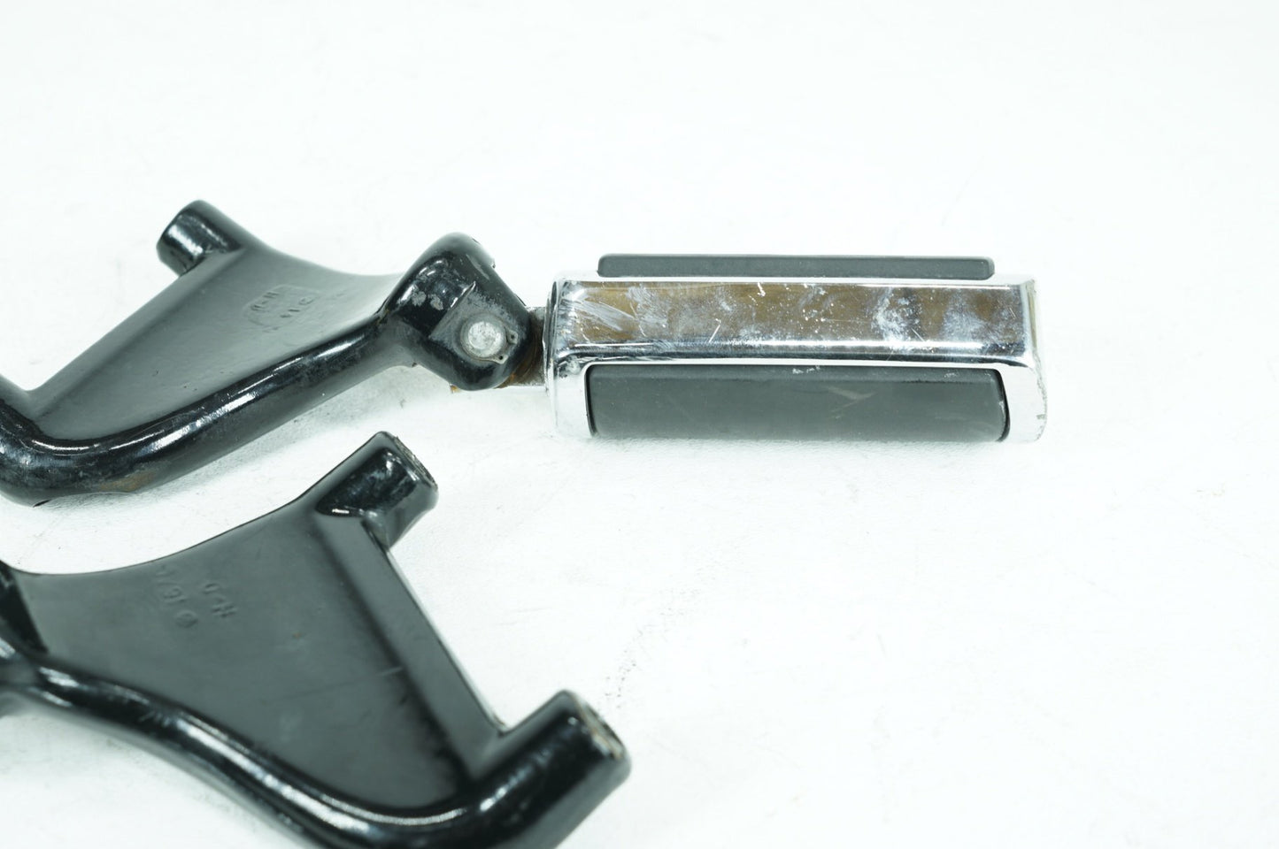 2004 - 2013 Harley-Davidson Sportster Custom Passenger Left & Right Foot Pegs 49314-04