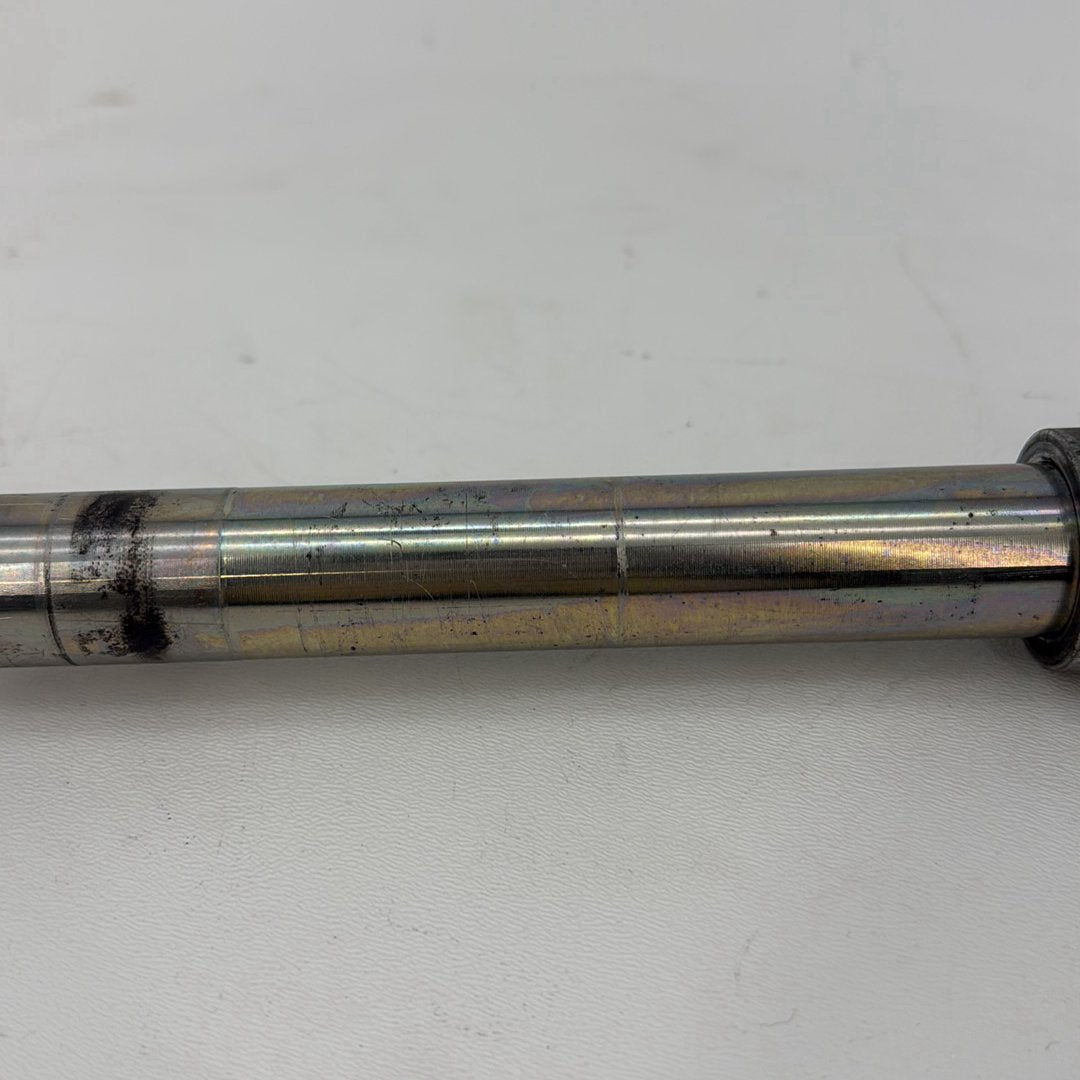 2007 - 2012 Harley-Davidson Touring Street Glide Front Wheel Axle Bolt Shaft 43364-00