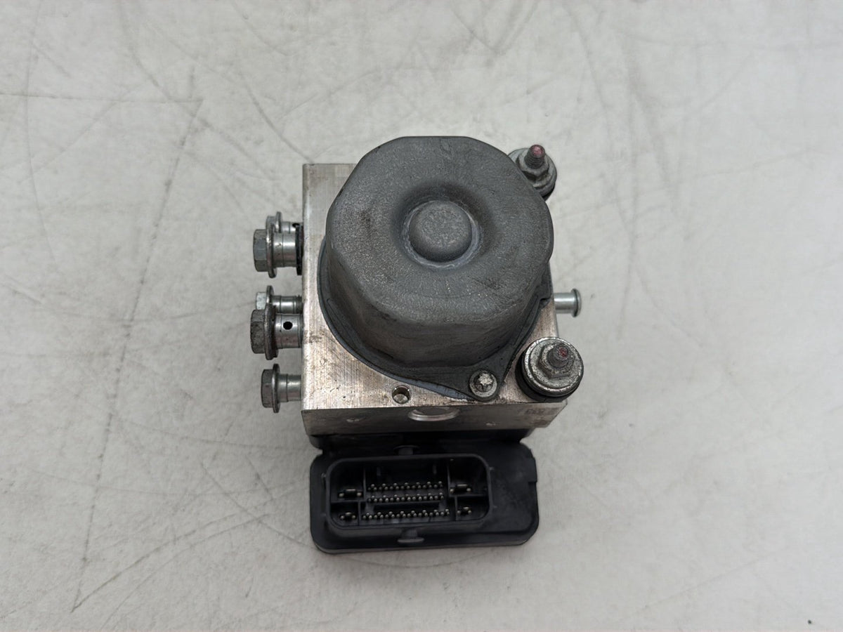 2018 Harley Road Glide Touring FLTRXS OEM ABS Brake Pump & Control Module