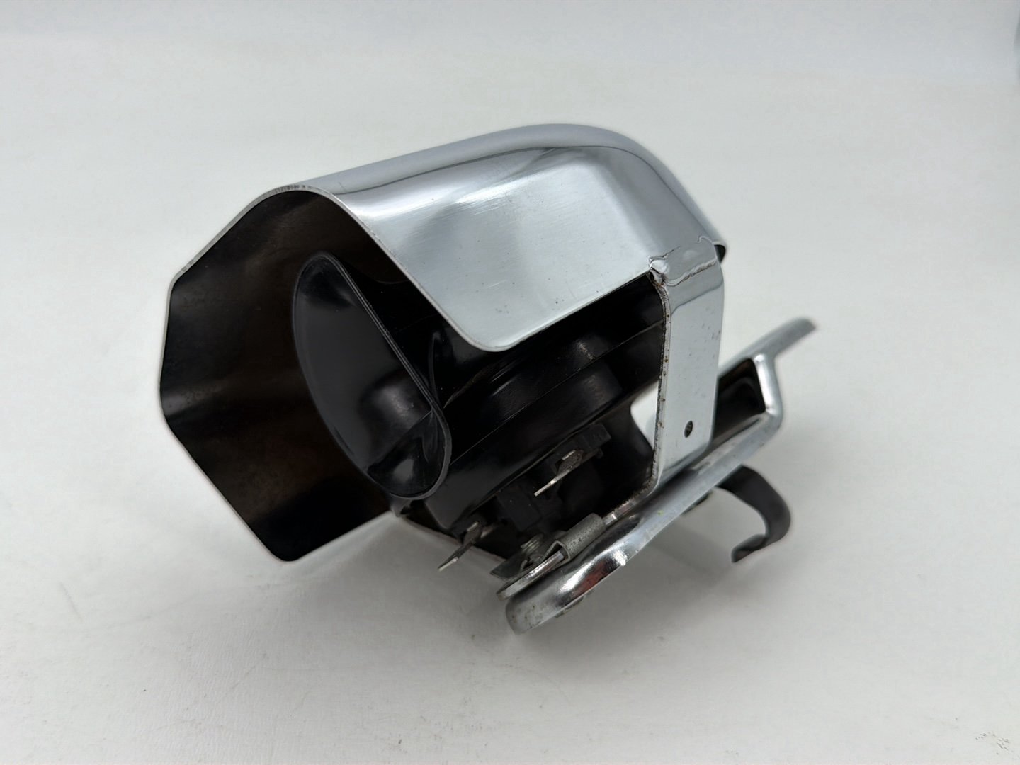 1999 - 2006 Harley-Davidson Touring Road King Horn Signal Klaxon Chrome Cover  	69012-93A
