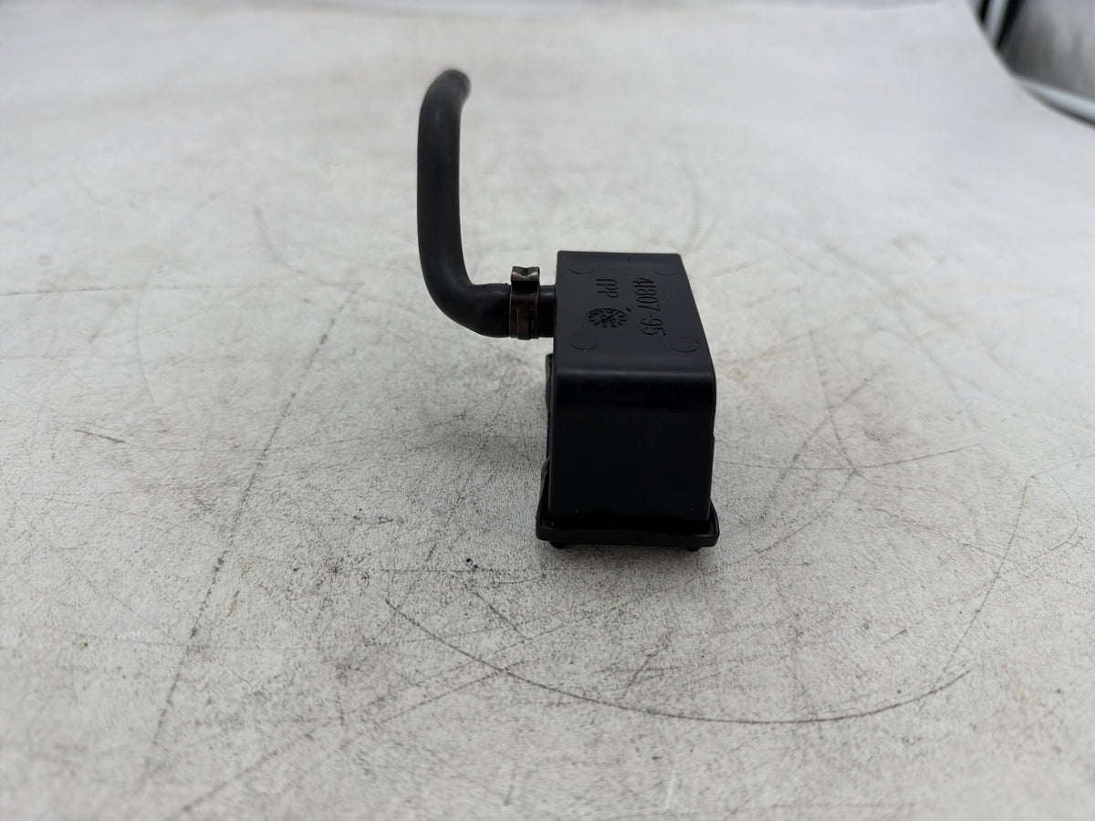 1995 Harley Electra Glide Touring FLHT OEM Rear Brake Master Cylinder Reservoir