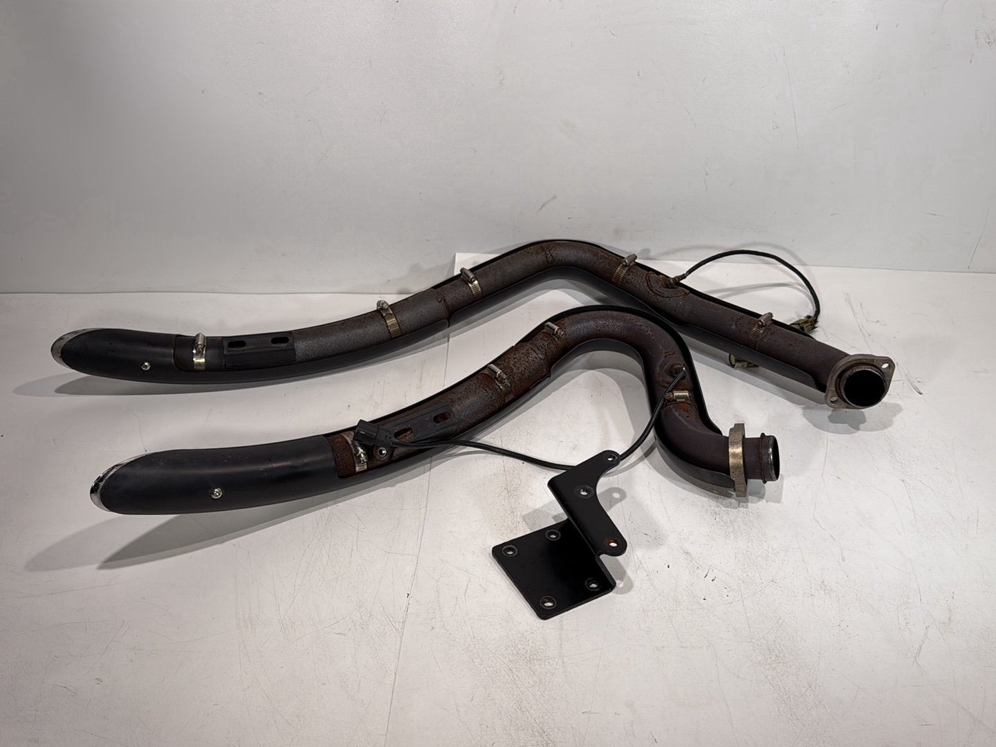 2007 - 2017 Harley-Davidson Dyna Wide Glide Exhaust Header Pipes Vance & Hines 65600006