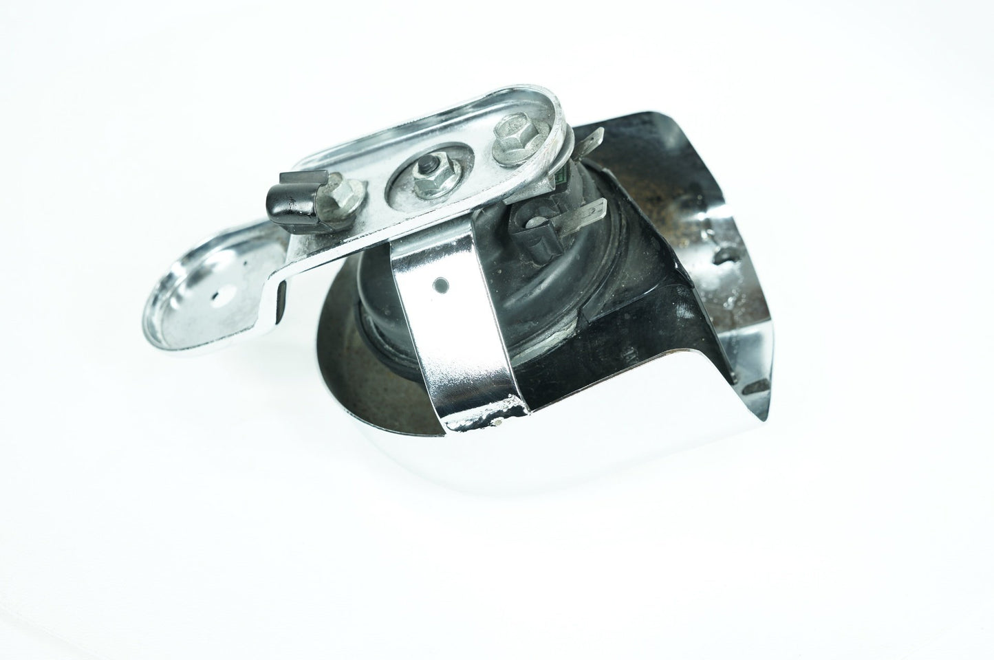2007 - 2013 Harley-Davidson Softail Heritage Classic Horn Signal Klaxon Chrome Cover 69012-93A