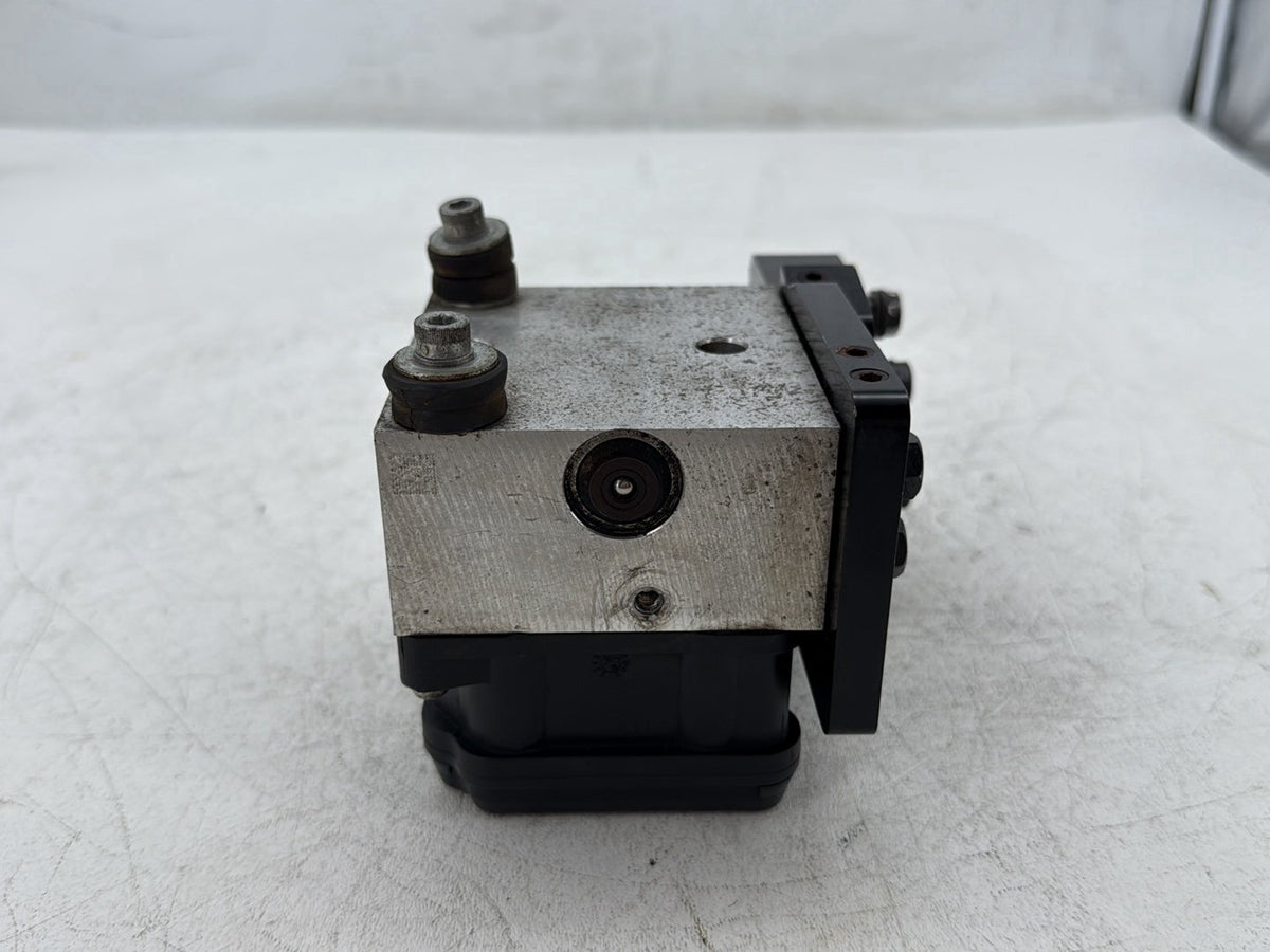 2009 Harley Road King Touring Police OEM ABS Brake Pump & Control Module