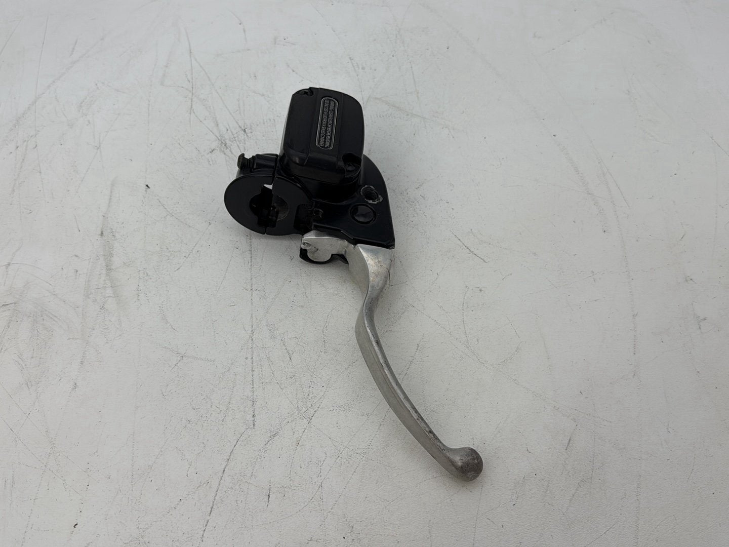 11 Harley Electra Glide Ultra FLHTK OEM Front Right Brake Lever Master Cylinder