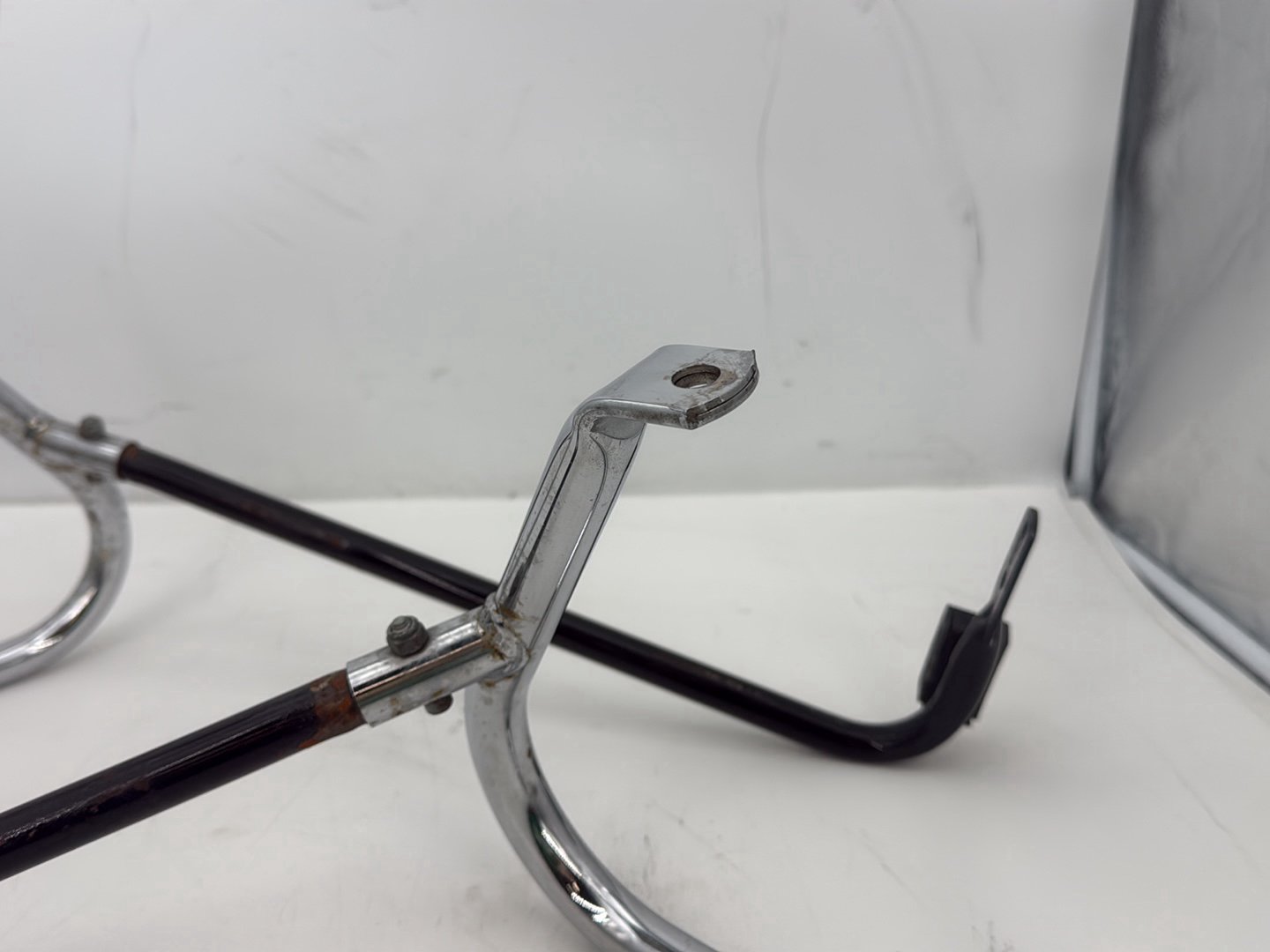 2005 Harley Touring FLHRCI Road King Classic OEM Rear Left Right Saddlebag Guard Rails Bar