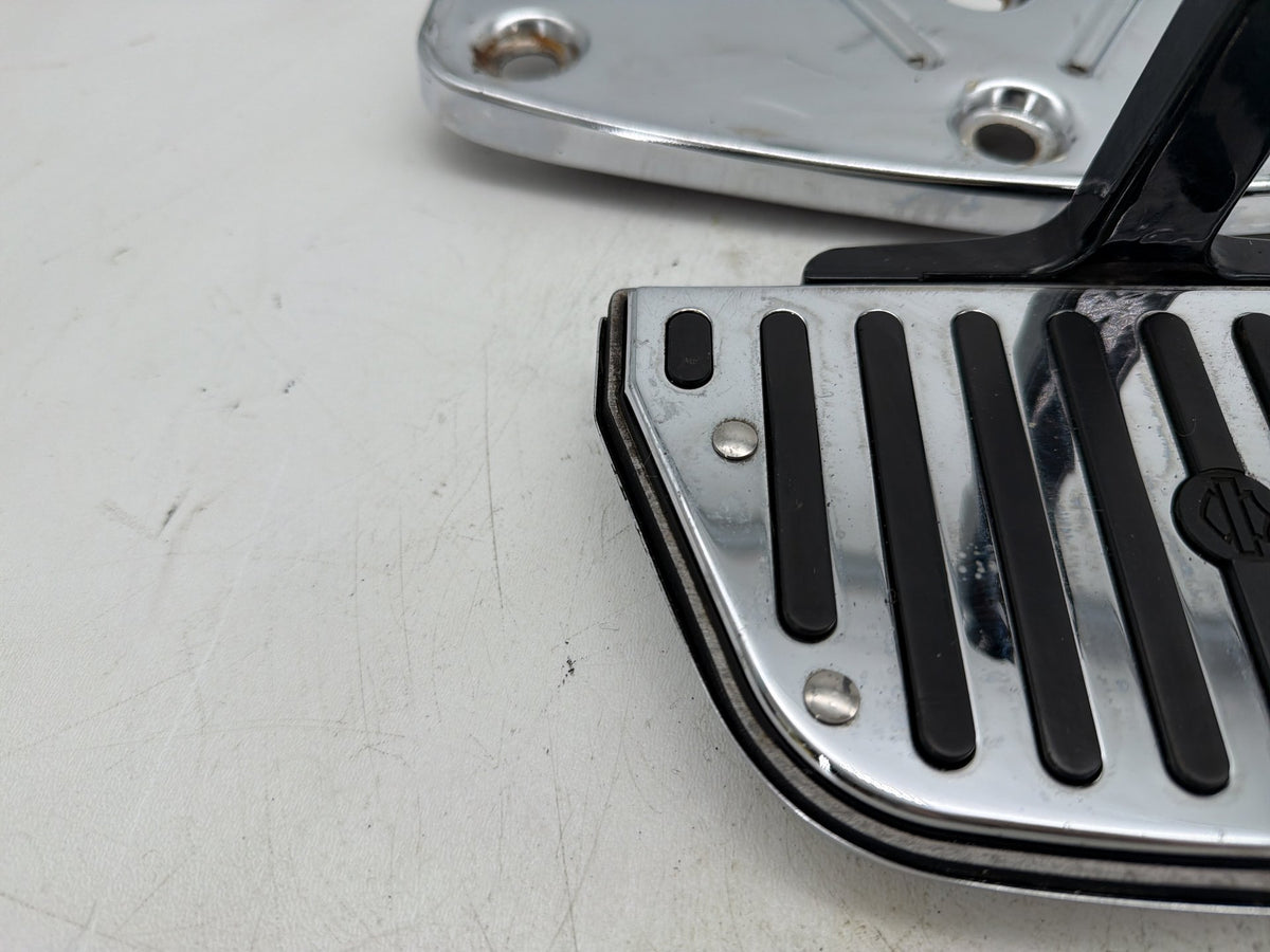 2004 Harley Electra Glide Touring Ultra OEM Left Right Driver & Pass Floorboard Foot Rest