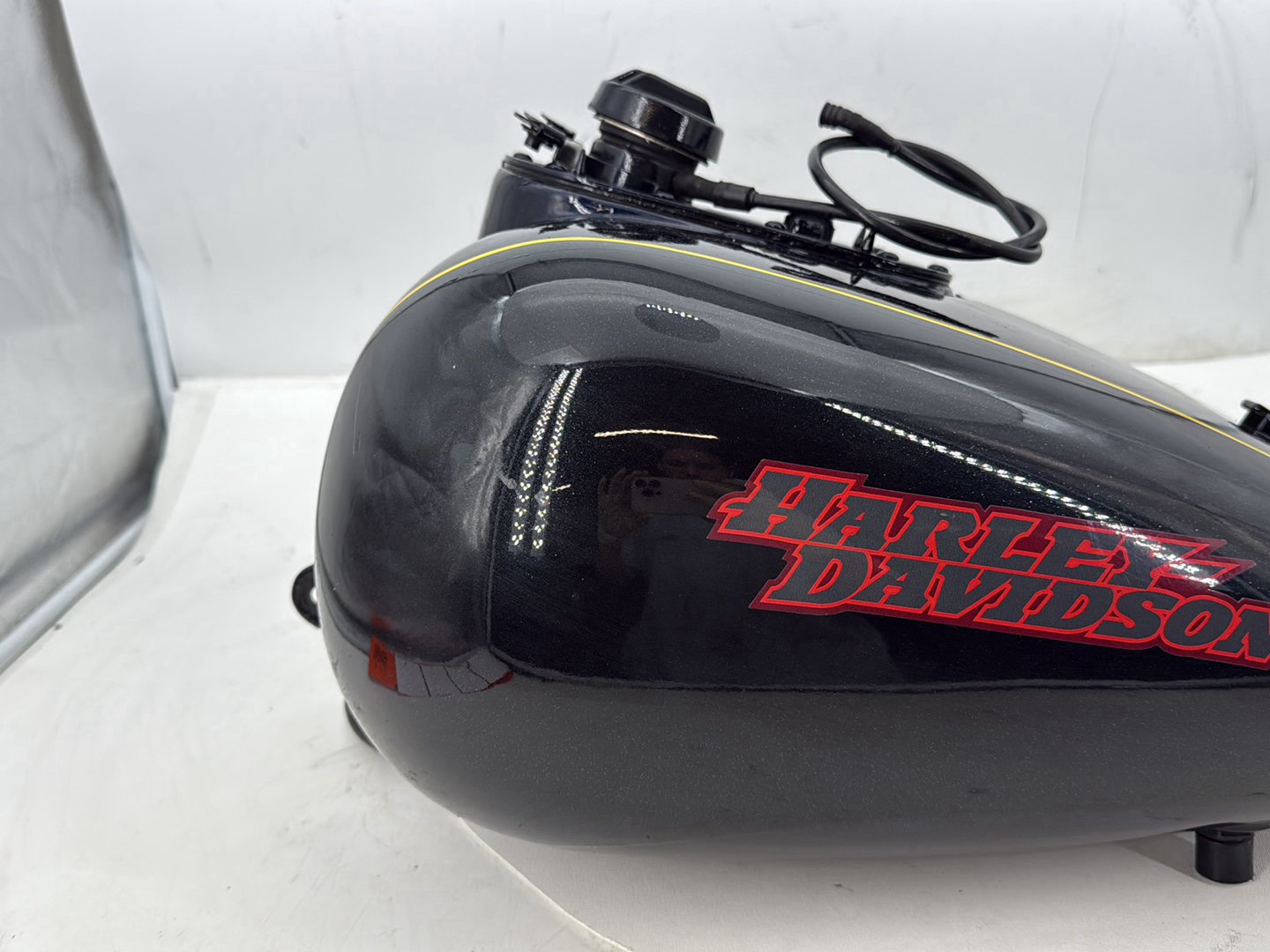 2005 Harley Road Glide Touring FLTRI OEM Fuel Gas Tank Gasoline Reservoir