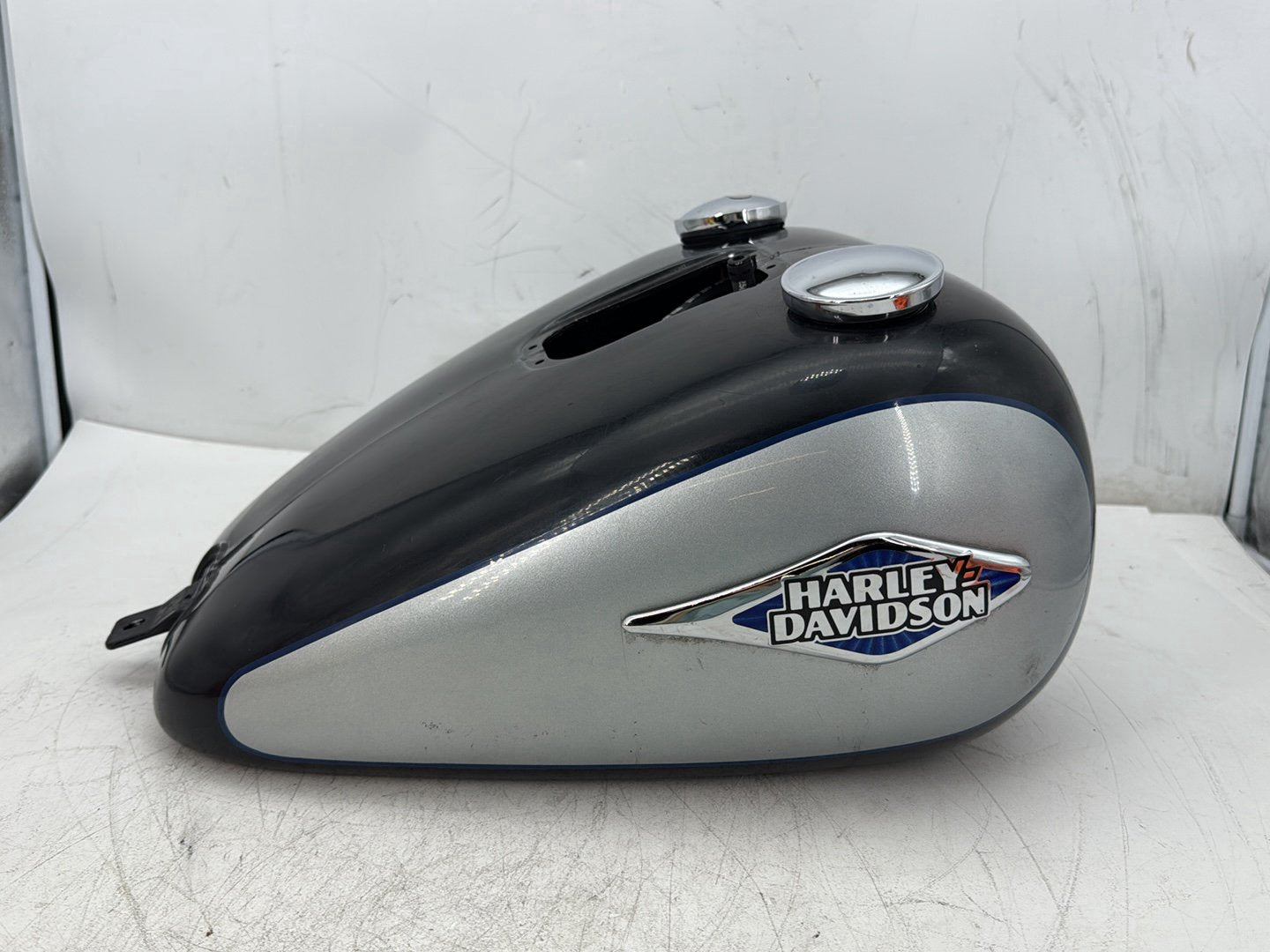 2013 Harley Heritage Softail Classic FLSTC OEM Fuel Gas Tank Gasoline Reservoir