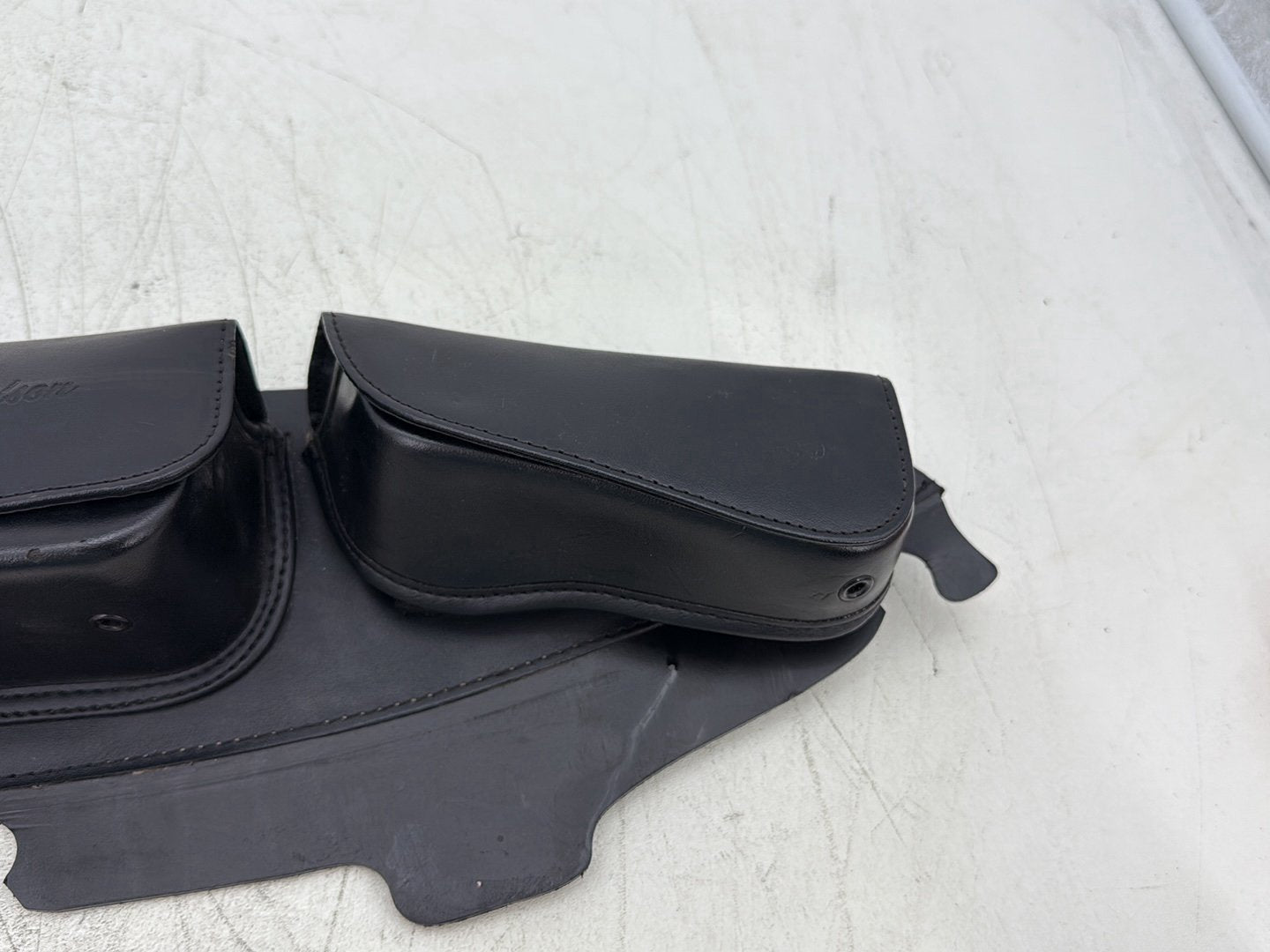 07 Harley Electra Glide Touring Ultra OEM Front Onboard Tool Bag Leather Storage