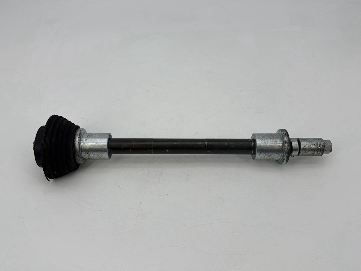 2007 - 2012 Harley-Davidson Touring Road Glide Rear Fork Swingarm Pivot Bolt Shaft 47505-02