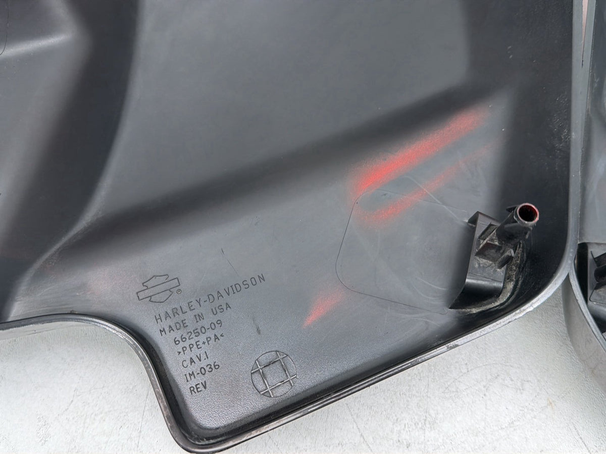 2011 Harley Electra Glide Touring Ultra OEM Left Right Side Fairing Cover