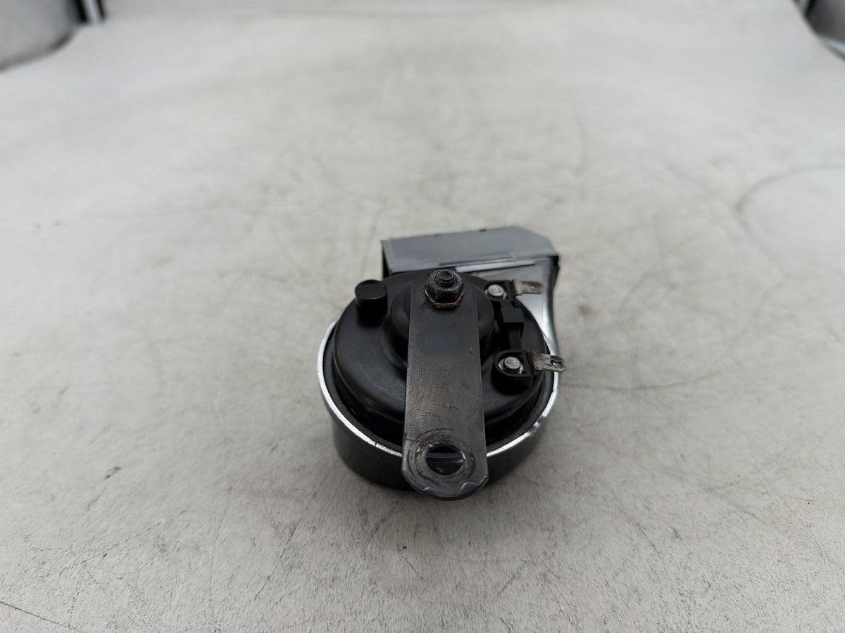 2010 Harley Road King Touring Police OEM Signal Horn Klaxon Beep 69060-90F