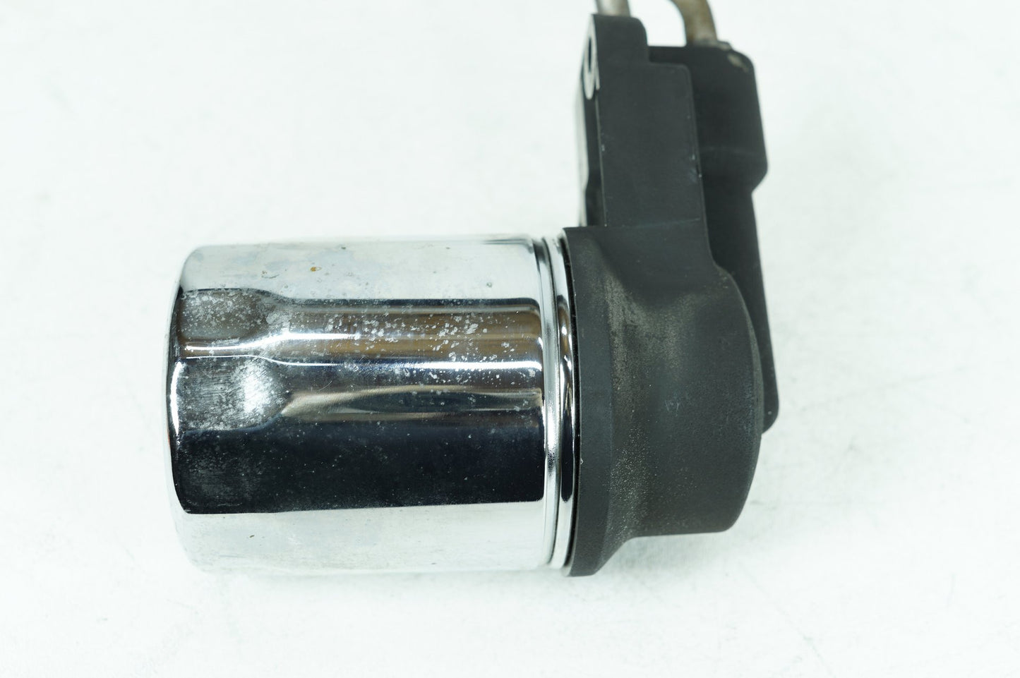 1984 - 1998 Harley-Davidson Touring Electra Glide Ultra Engine Motor Mount Oil Filter  	26378-92A