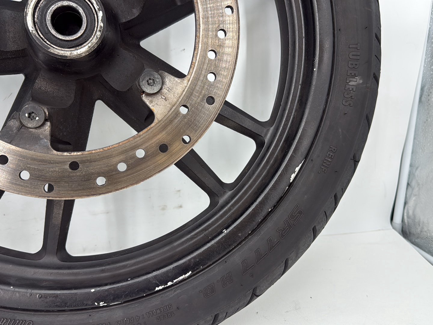 2007 - 2012 Harley-Davidson Dyna Super Glide Front Wheel Rim Tire  	40973-08