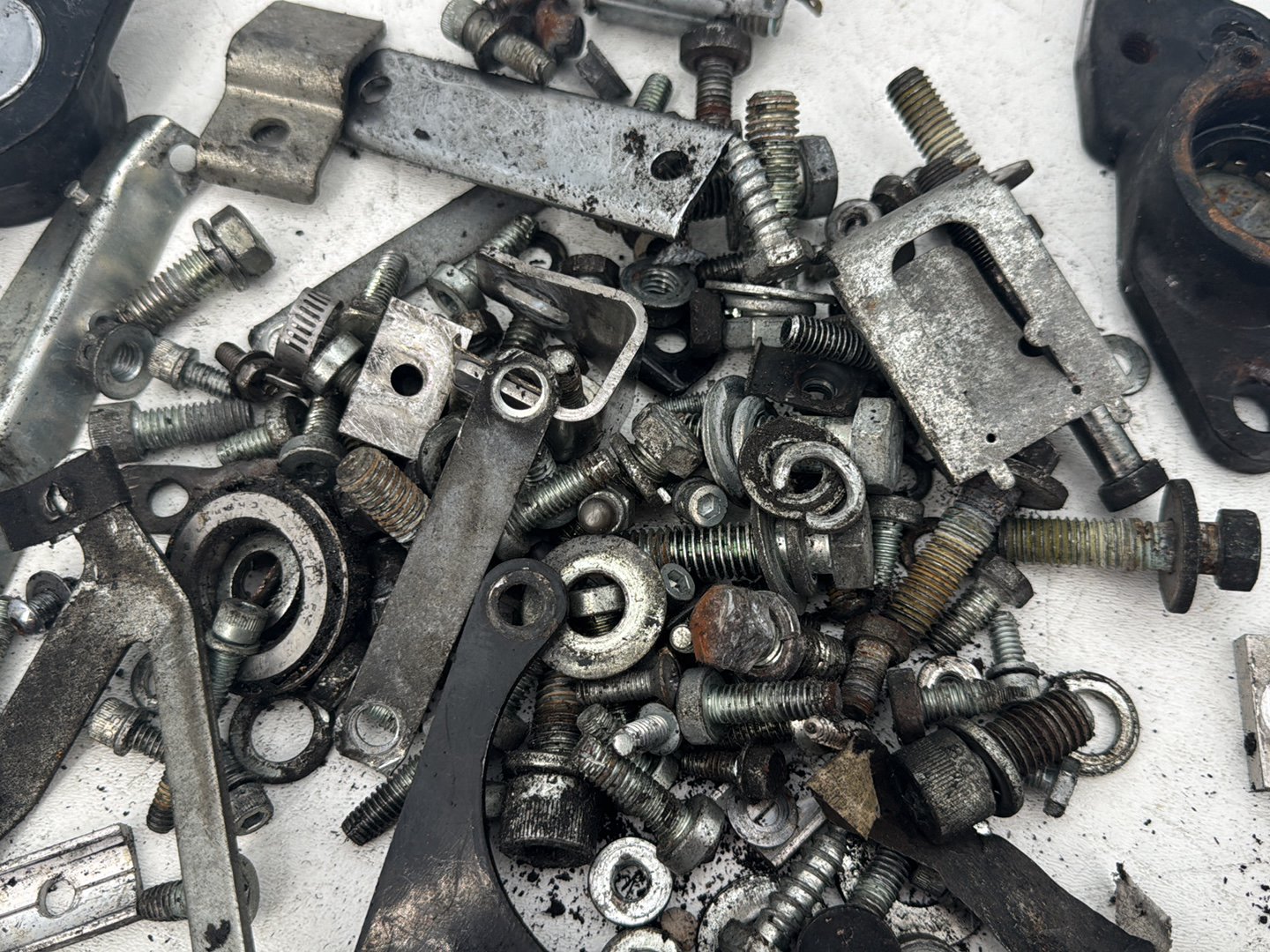 1999 - 2006 Harley-Davidson Touring Electra Glide Classic Hardware Bolts Nuts & Brackets w/ Left Right Rear fork Swingarm Brackets