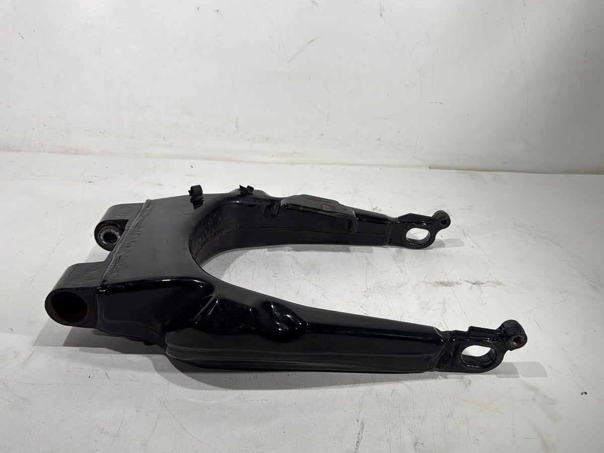 2018 Harley Electra Glide Touring Ultra FLHTCU OEM Rear Fork Swingarm Swing Arm