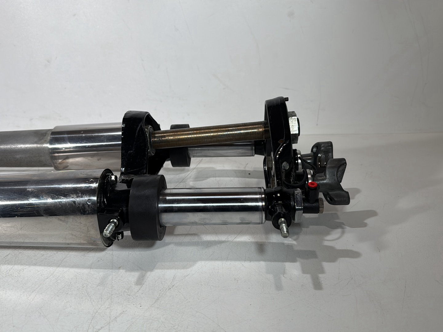 1999 - 2006 Harley-Davidson Touring Road King Police Front Triple Tree Set & LH RH Fork Legs Sliders 45446-87A