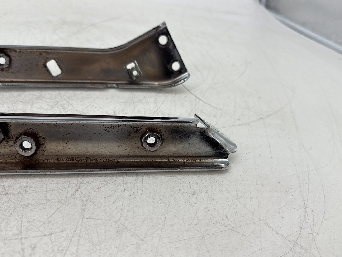 2006 Harley Electra Glide Touring Classic FLHTCI OEM Left Right Saddlebag Fender Struts Brackets