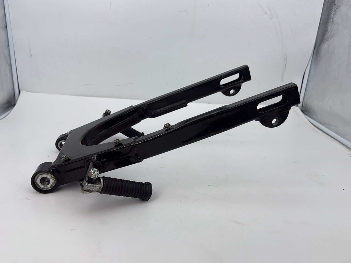 2003 Harley Sportster XL1200C 1200 Custom Anniversary OEM Rear Fork Swingarm Swing Arm