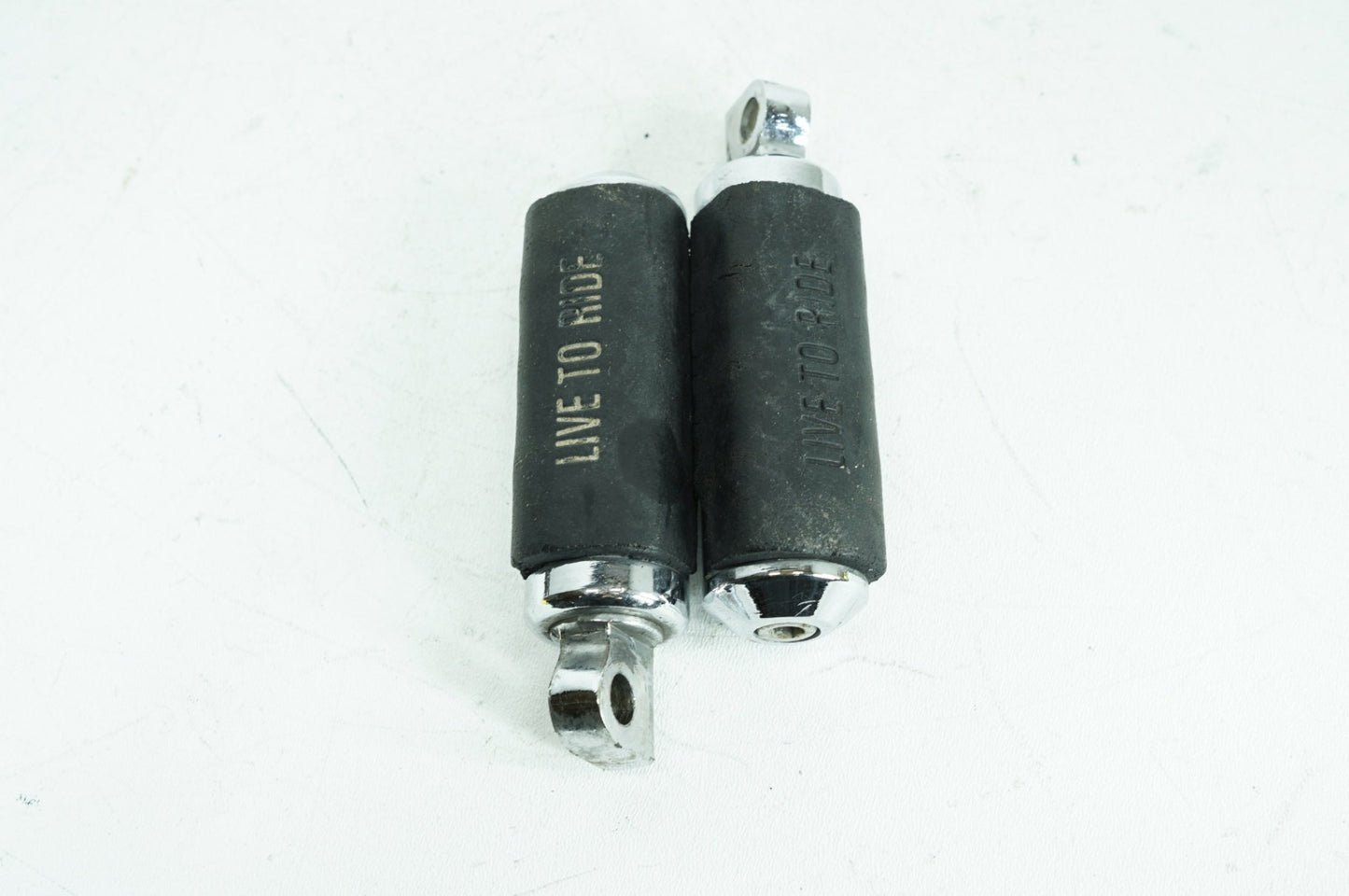 1986 - 2003 Harley-Davidson Sportster  Passenger Left & Right Foot Pegs 33048-72