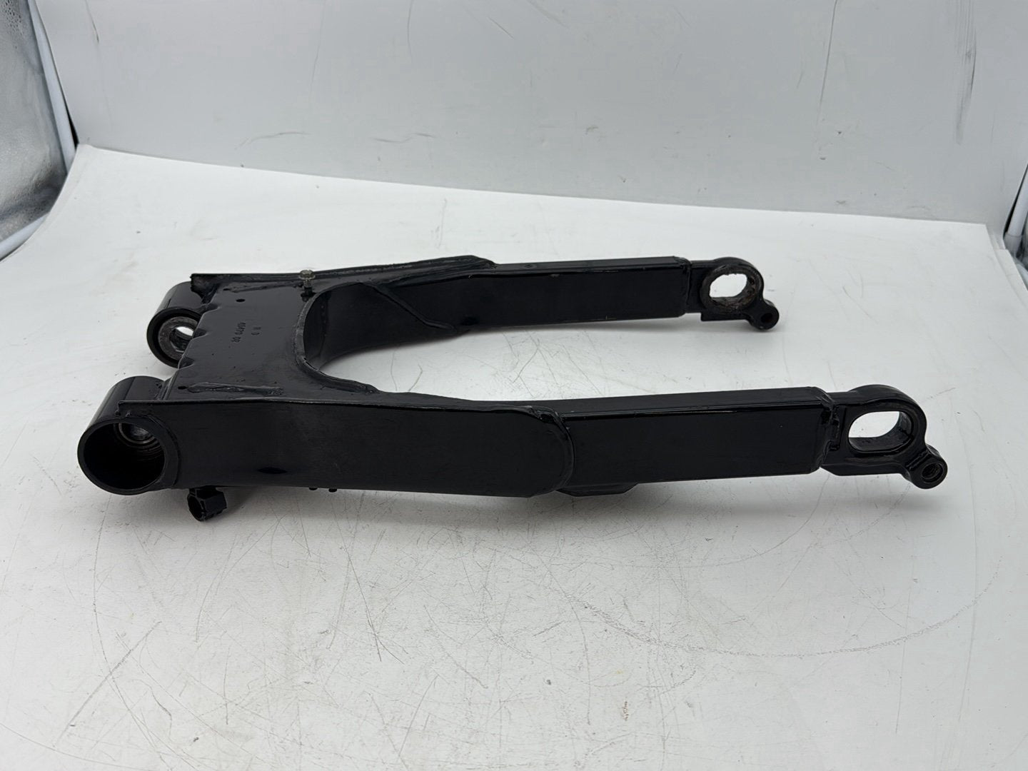 2005 Harley Touring FLHRCI Road King Classic OEM Rear Fork Swingarm Swing Arm
