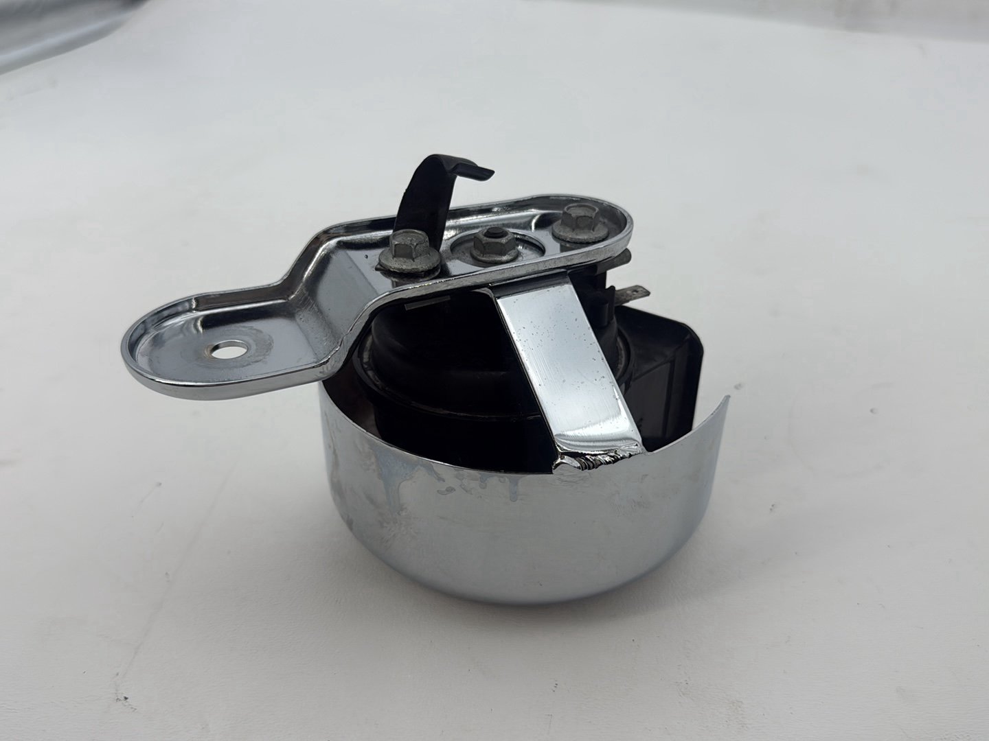 2011 Harley Road King Touring FLHRC Classic OEM Horn Signal Klaxon Chrome Cover