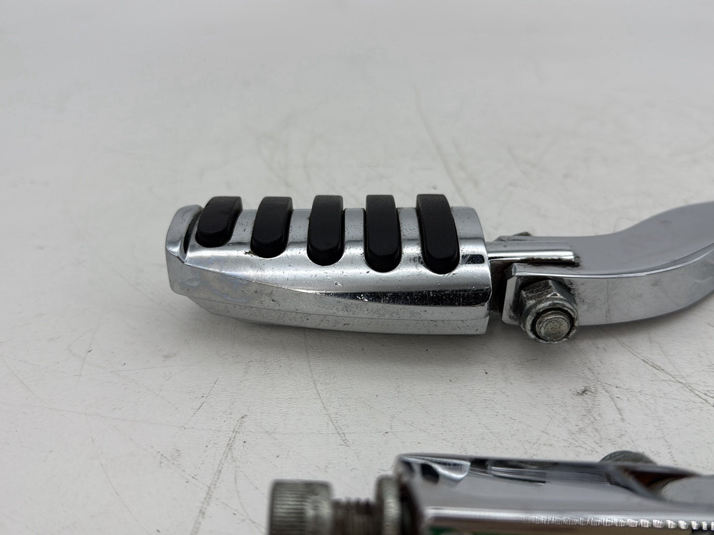 2002 Harley Dyna FXD Super Glide OEM Passenger Left & Right Foot Pegs