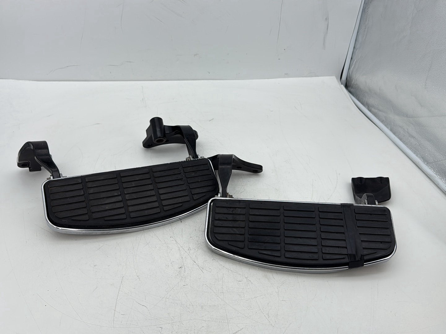 2002 Harley Dyna FXD Super Glide OEM Left Right Driver Floorboard Foot Rest