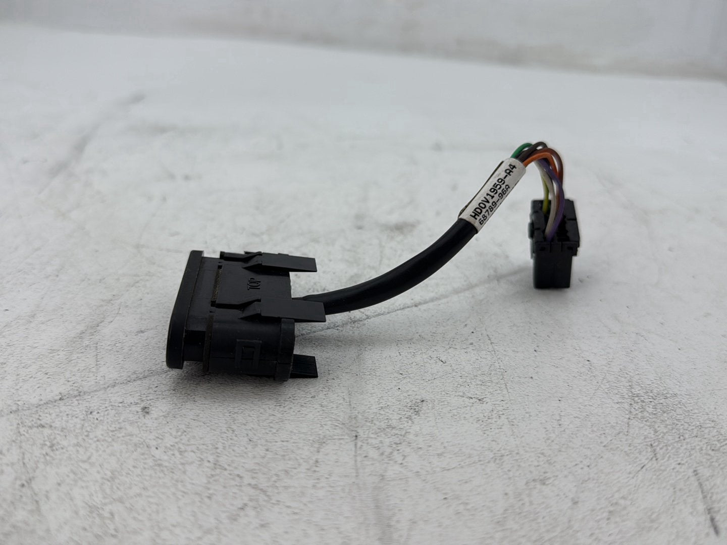 07 Harley Street Glide Touring FLHX OEM Dash Indicator Lamp Wire Plug 68789-96A