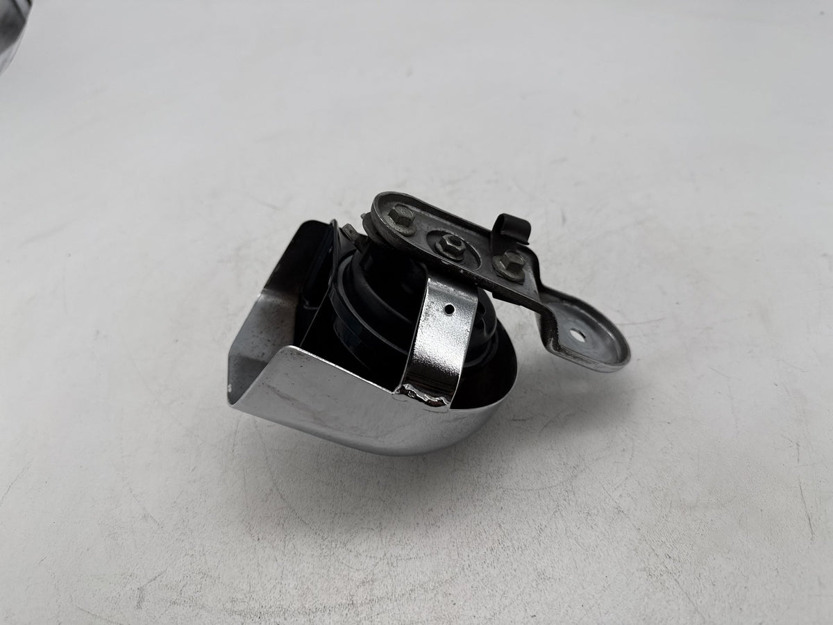 2008 Harley Softail Custom FXSTC OEM Horn Signal Klaxon Chrome Cover